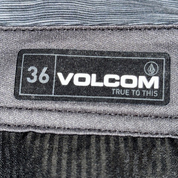 Volcom Shorts - Picture 3 of 8